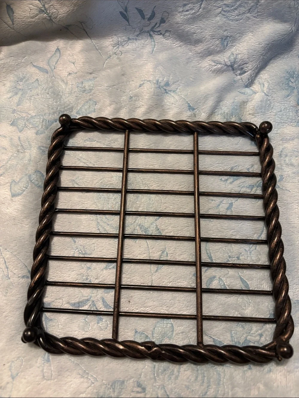 N/A square metal